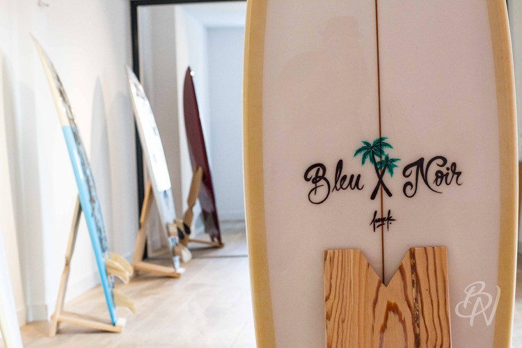Bleu-noir-biarritz-board-tattoo-art-shop-gone-surfing-09